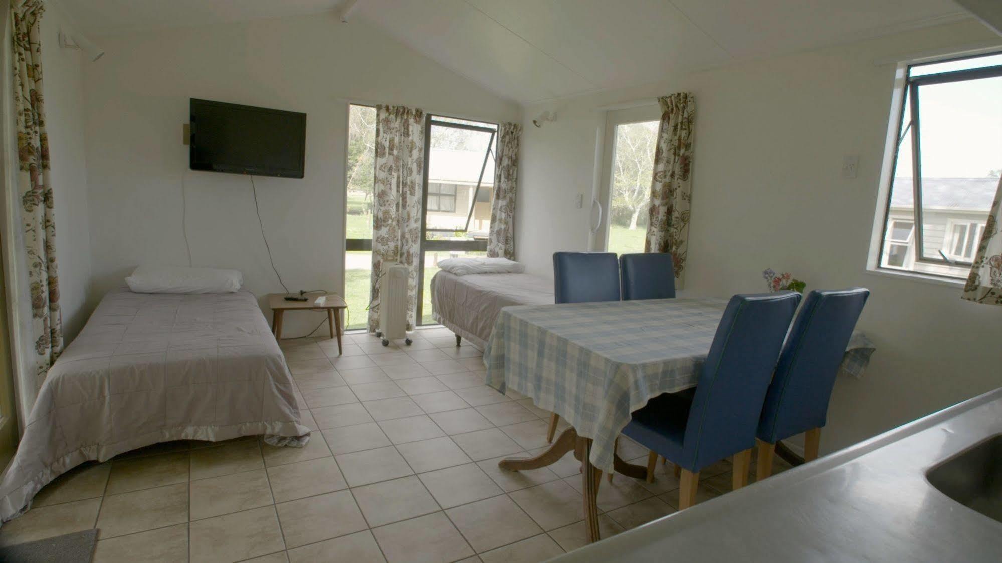 Te Aroha Holiday Park And Motels Екстериор снимка