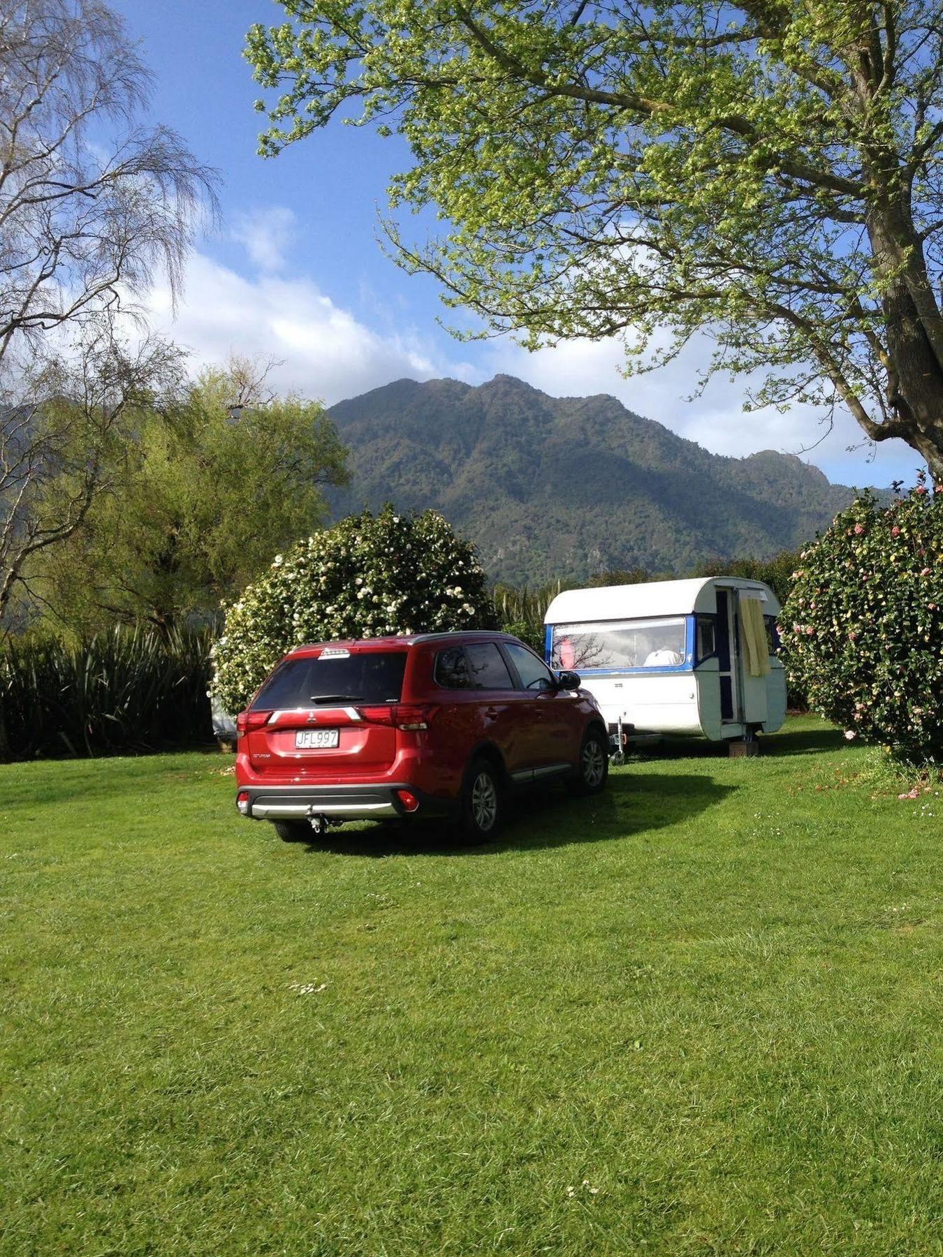 Te Aroha Holiday Park And Motels Екстериор снимка